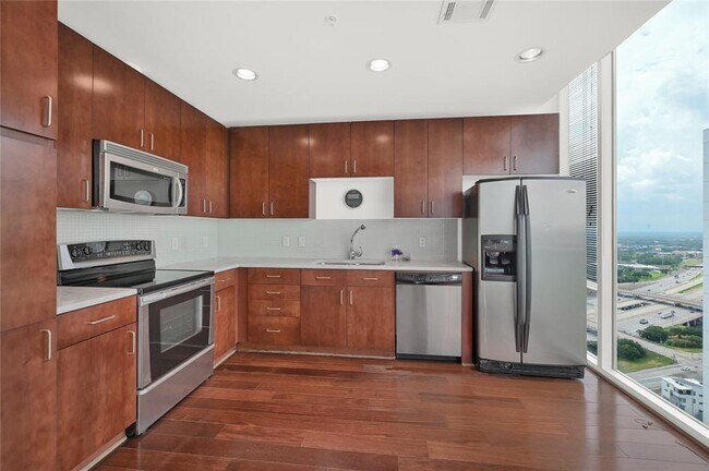 Building Photo - 5925 Almeda Rd