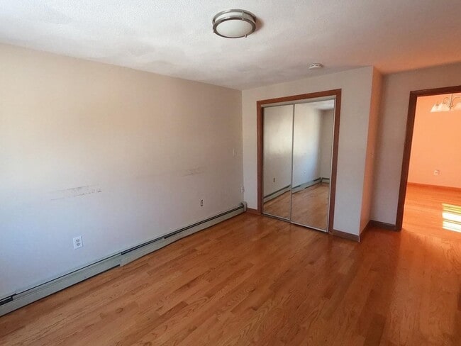 Building Photo - 9 Granville Pl