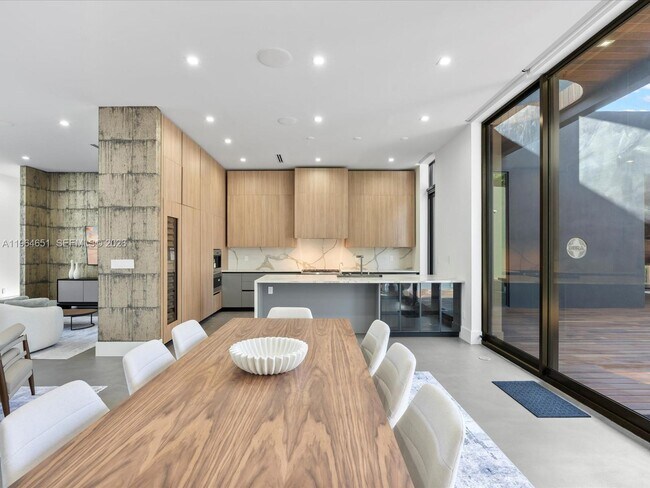 Building Photo - 871 NE 83rd St