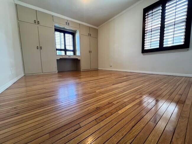 Front bedroom has half bath - 14340 Hatteras St