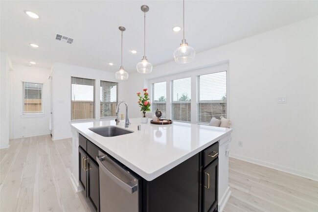 Building Photo - 925 Crystal Bnd Ln