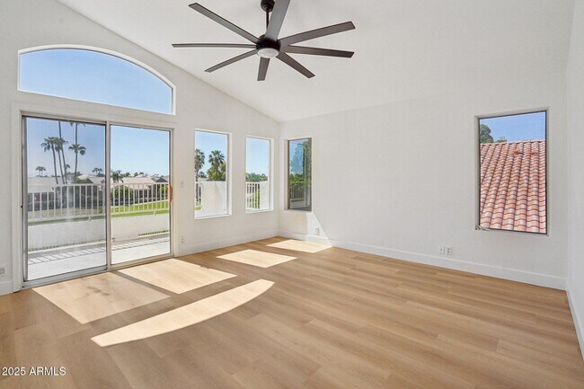 Building Photo - 5953 W Aurora Dr