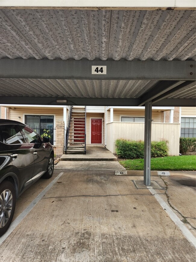 Building Photo - 2750 Holly Hall St