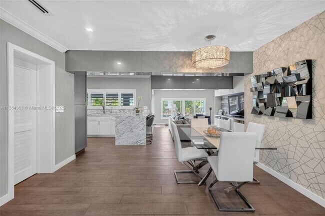 Building Photo - 3 bedroom in Ft Lauderdale FL 33315