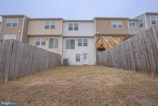 Building Photo - 440 Rumbling Rock Rd