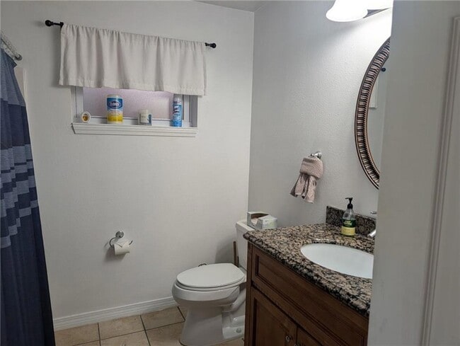 Building Photo - 226 Sharon Dr