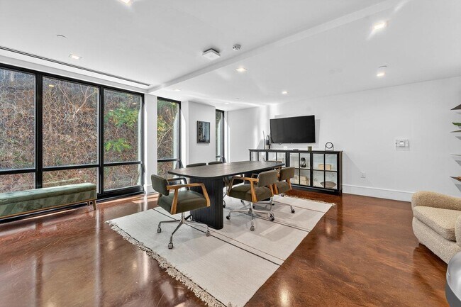 Building Photo - 8701 Churchill Rd