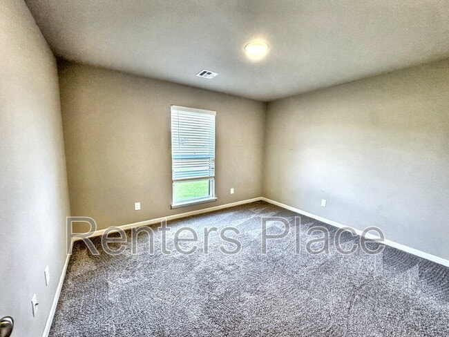 Building Photo - 13927 S Ironwood Pl