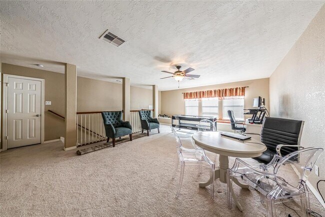 Building Photo - 2938 Royal Oaks Crest