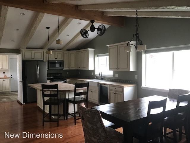 Building Photo - 4 br, 3.5 bath House - 1127 Pinion Hills Dr.