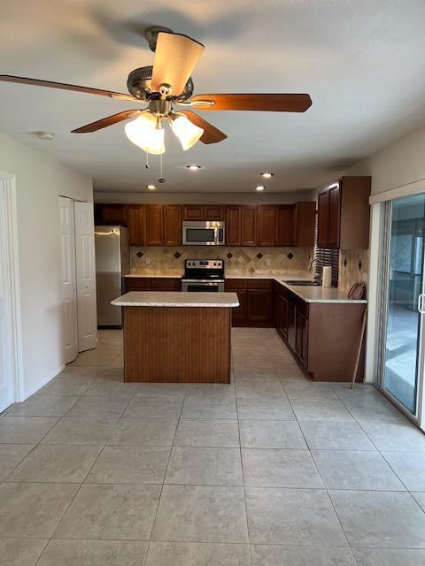 Building Photo - 153 Meadowlark Dr