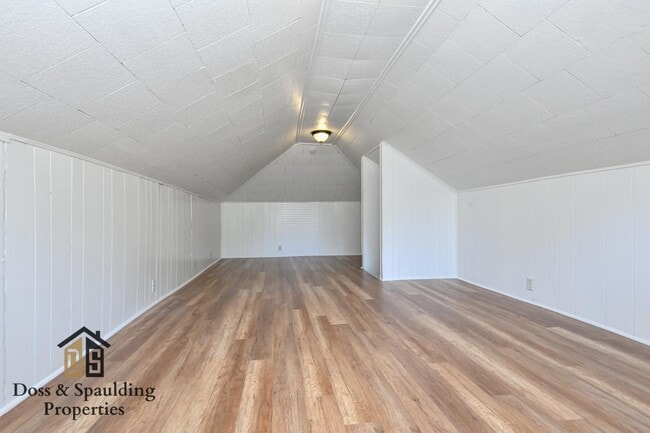 Building Photo - 409 Richardson Ave