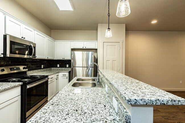 Building Photo - Modern Two Bedroom Townhome In Cooper!