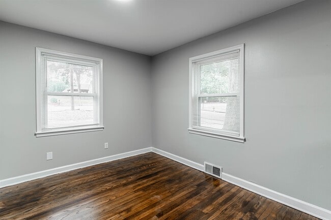 Building Photo - 345 S White Station Rd