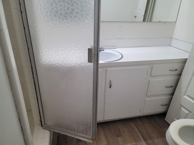 Building Photo - 404 Gwaltney Dr