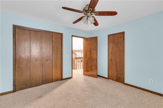 Building Photo - 1616 Maple Ridge Dr