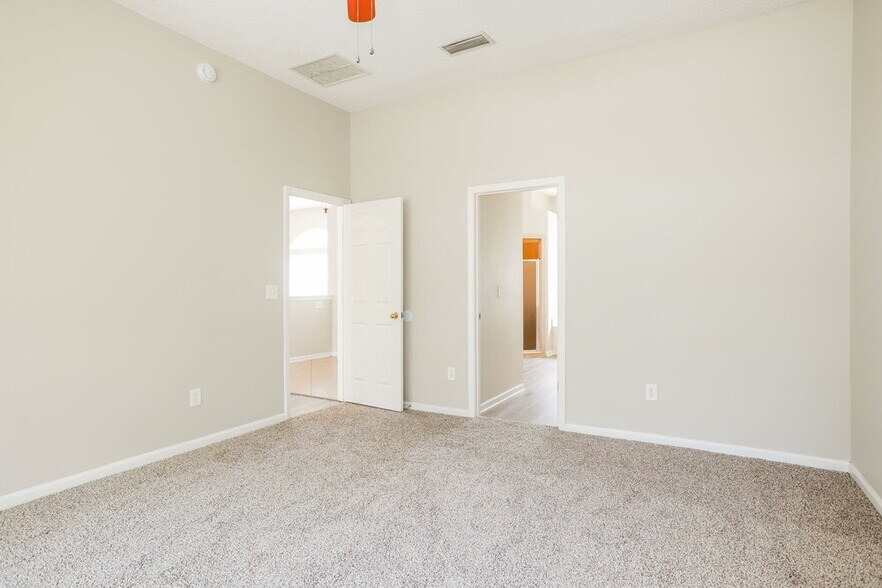 Building Photo - 14060 Red Rock Lake Dr