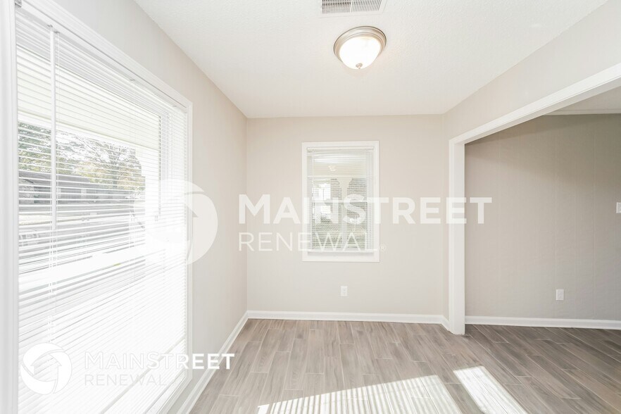 Building Photo - 6192 Cranbury Park Dr