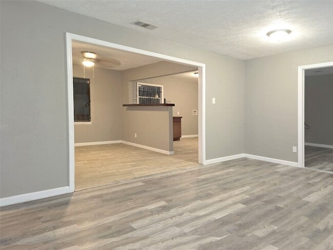 Building Photo - 12008 Bellafonte Dr