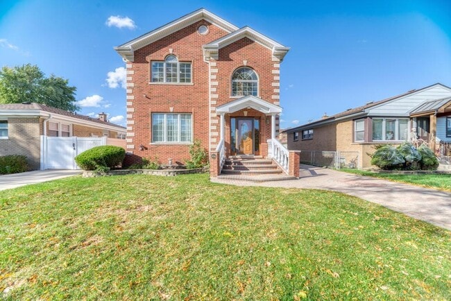 Building Photo - 4544 N Oriole Ave