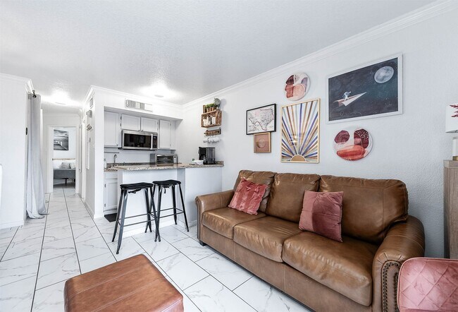 Building Photo - 6300 Seawall Blvd