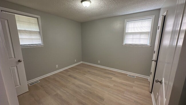 Building Photo - Beautiful, 4 Bedroom, 3 Bath House in Nash...