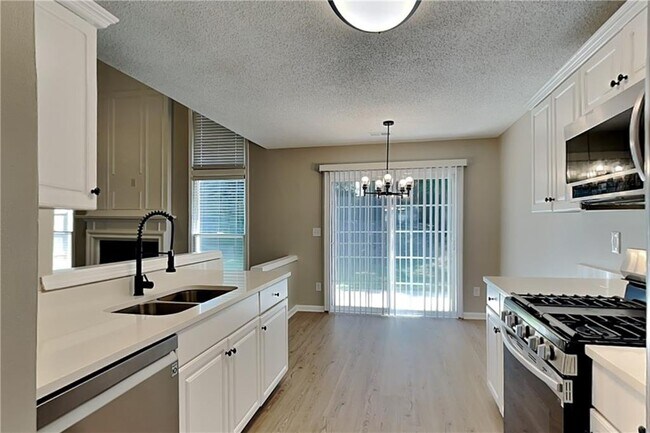 Building Photo - 3705 Patterstone Dr