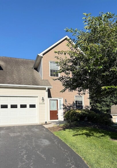 Building Photo - 2536 Blossom Trail W