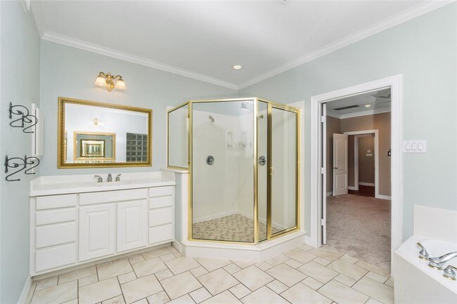 Building Photo - 905 Carriage Hills Blvd