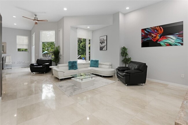 Building Photo - 1230 S 13th Ave