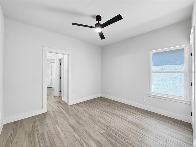 Building Photo - 6222 Sadie St