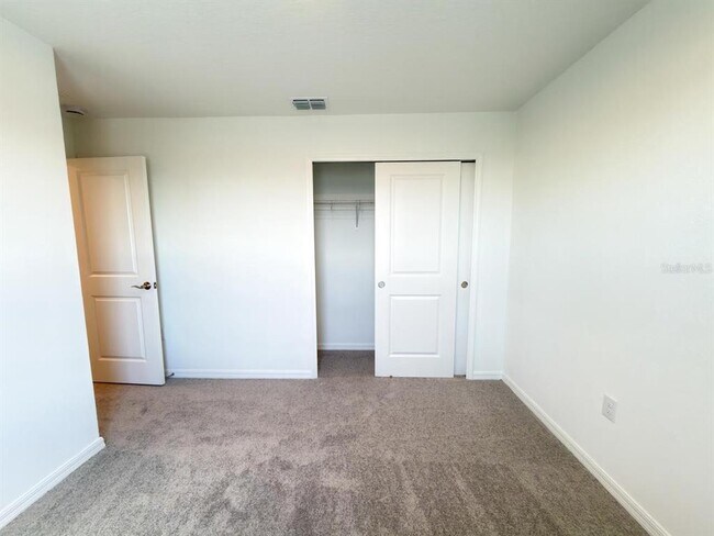 Building Photo - 1327 Normandy Dr