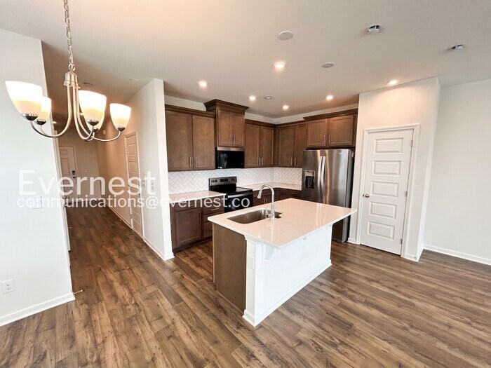 Building Photo - 5342 Bellflower Hls