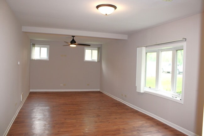 Building Photo - 480 N 3rd Ave