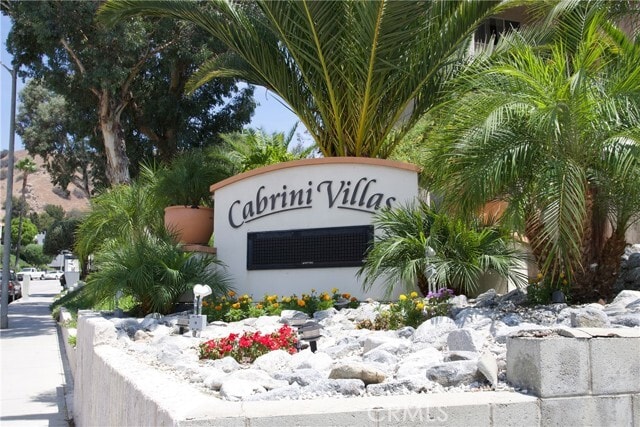 Building Photo - 7727 Vía Capri