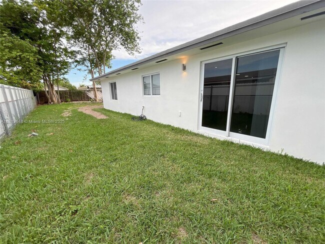Building Photo - 29905 SW 149th Ct