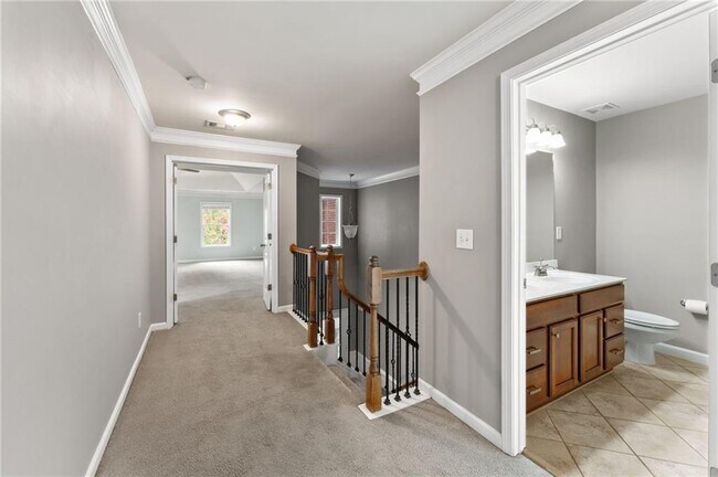 Building Photo - 3803 Manor View