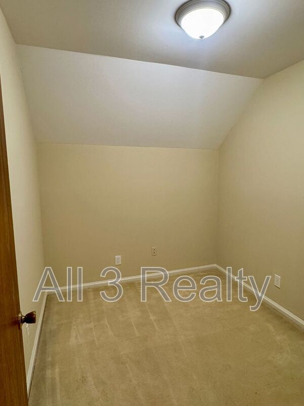 Building Photo - 2913 Sumter Ave