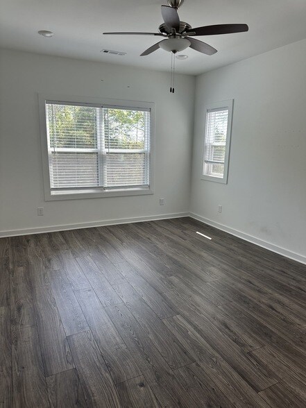 Building Photo - 1170 Dickerson Rd