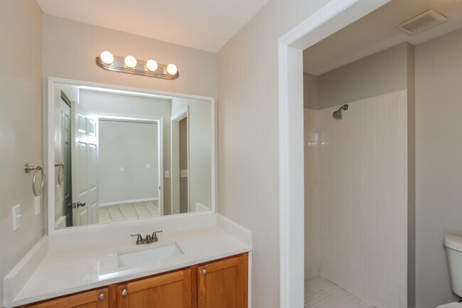 Building Photo - 2908 Maderia Cir