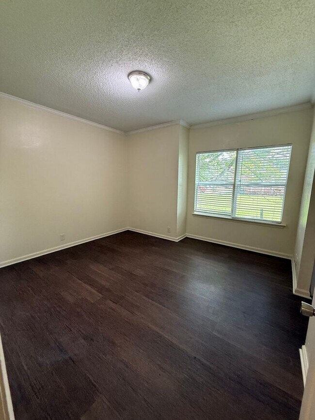 Building Photo - 1825 Starboard Dr
