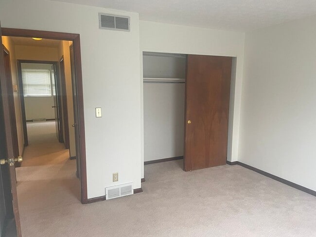 Building Photo - 6225 Willowcrest Dr