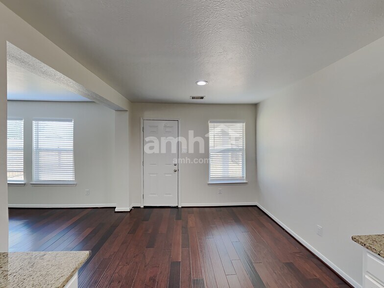 Building Photo - 18735 Westgate Park Dr