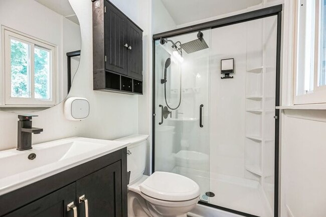 Building Photo - 12100 Silver Maple Dr