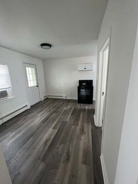 Kitchen - 323 Lincoln Way W