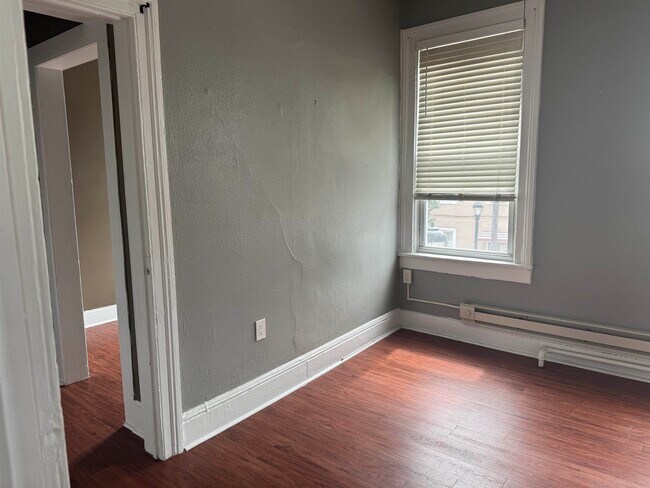 Building Photo - 134 43rd St