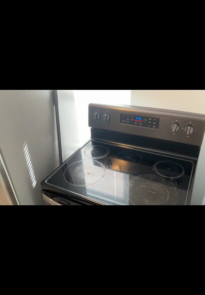 Building Photo - 217 SW 4th Ave