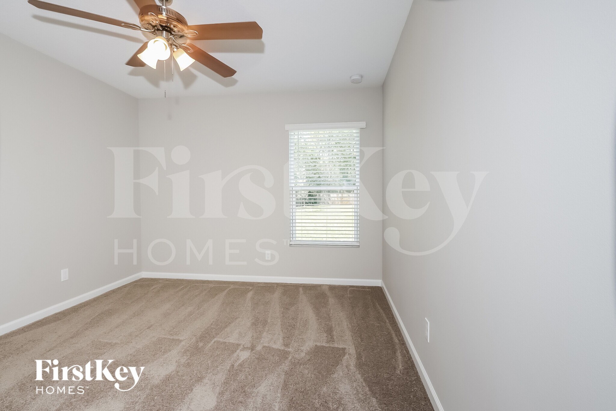 Building Photo - 2114 SW Biella Ave