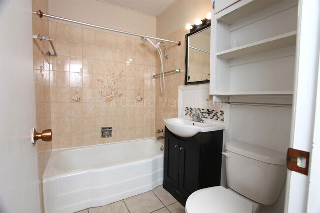 Building Photo - 1615 W Crawford St