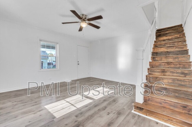 Building Photo - 109 S 7th St